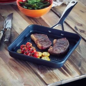 Le Creuset Toughened Non-Stick Square Grill Pan